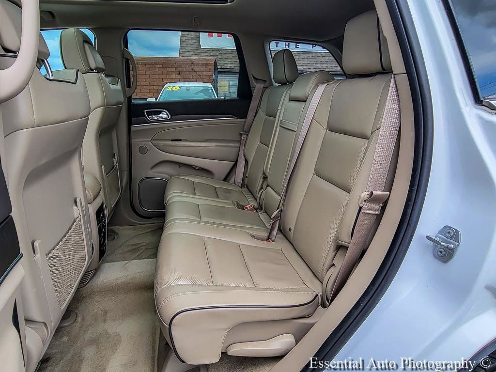 Used 2018 Jeep Grand Cherokee Overland AWD/4WD image 12