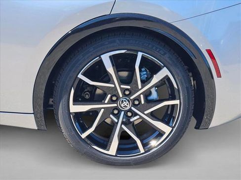 New 2026 Toyota Prius Plug-In Hybrid image 9