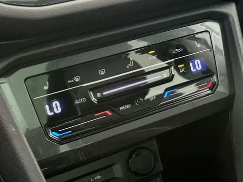 Used 2023 Volkswagen Tiguan SE R-Line image 19