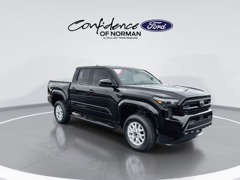Used 2025 Toyota Tacoma SR RWD image 11