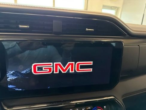 Used 2024 GMC Sierra 2500 AT4 w/ AT4 Premium Plus Package AWD/4WD image 27
