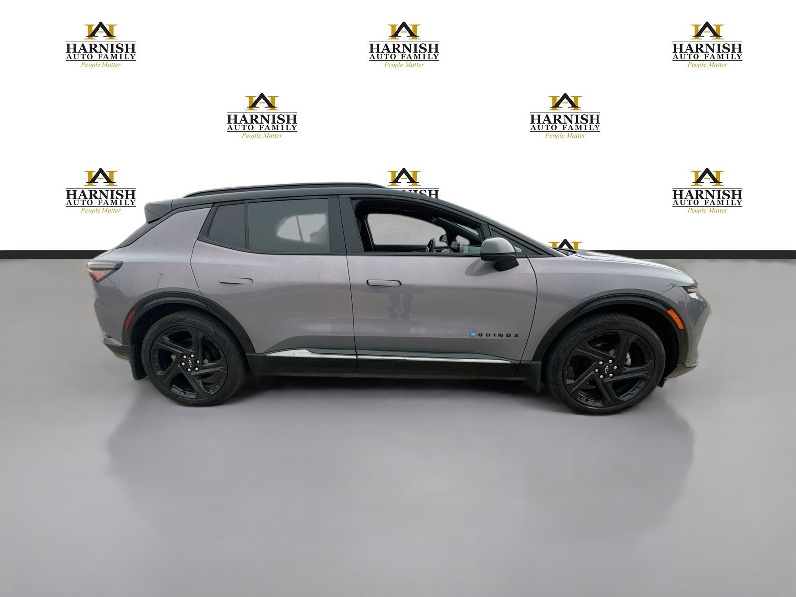 Used 2024 Chevrolet Equinox EV RS w/ LPO, Active Package FWD image 6