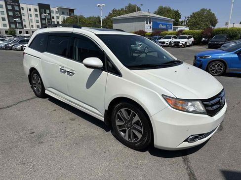 Used 2015 Honda Odyssey Touring Elite image 4