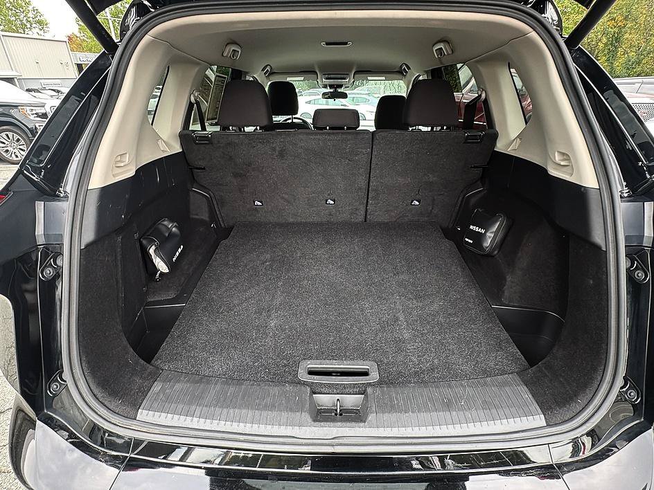 Certified 2025 Nissan Rogue SV FWD image 37