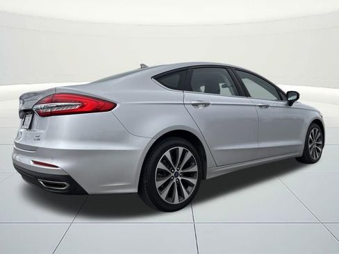 Used 2019 Ford Fusion SE image 5