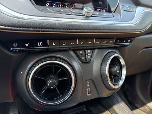 Used 2019 Chevrolet Blazer Premier w/ Sun and Wheels Package AWD/4WD image 21