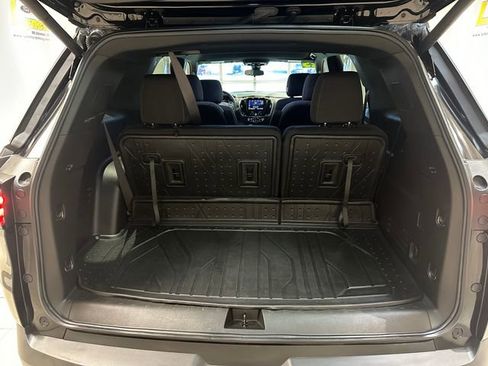 Used 2023 Chevrolet Traverse LT w/ Midnight/Sport Edition image 21