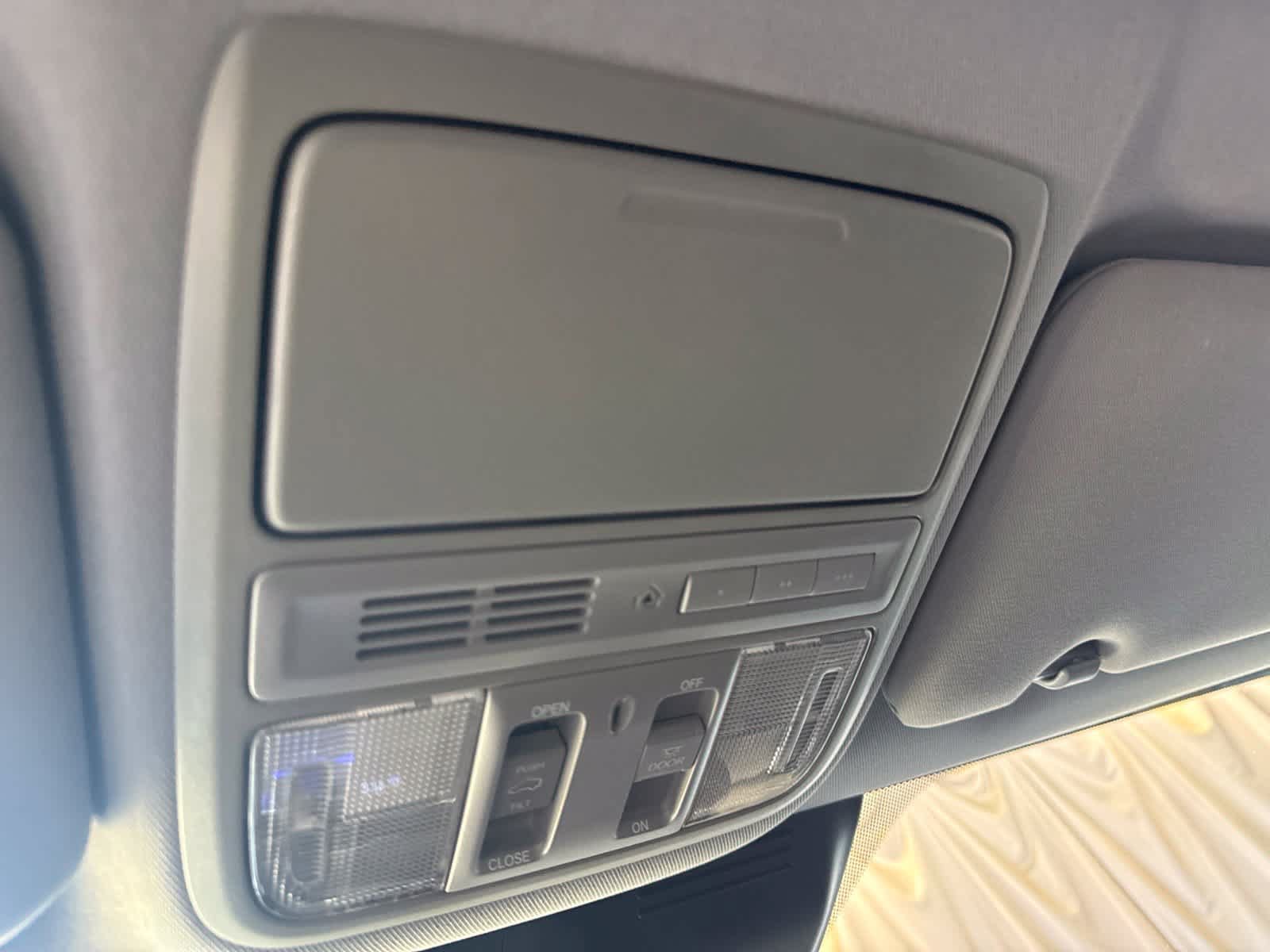 Used 2020 Honda CR-V Touring image 25