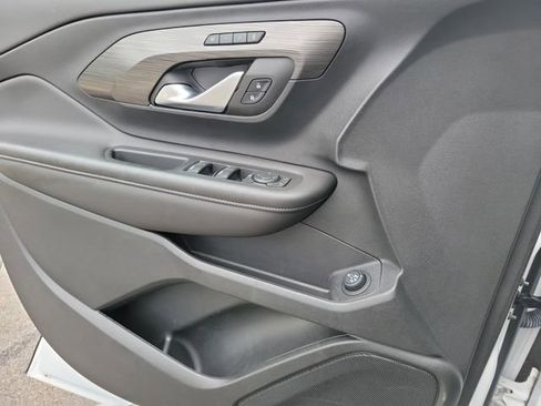 Used 2022 GMC Terrain SLT w/ Infotainment Package II FWD image 21