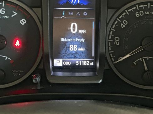 Used 2021 Toyota Tacoma TRD Off-Road w/ Technology Package AWD/4WD image 28