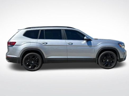 Used 2023 Volkswagen Atlas SE AWD/4WD image 2