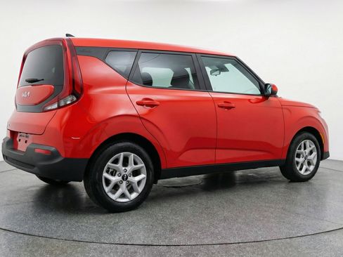 Used 2025 Kia Soul LX w/ LX Technology Package image 9
