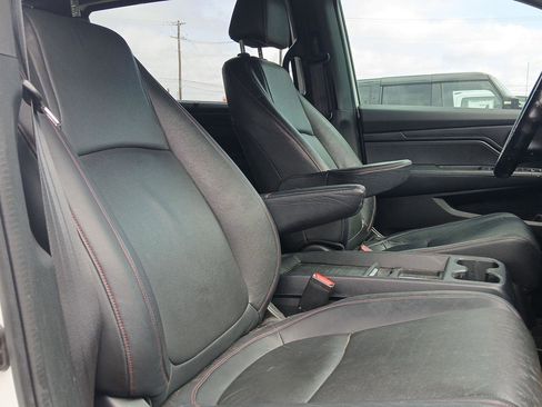 Used 2023 Honda Odyssey Sport image 11