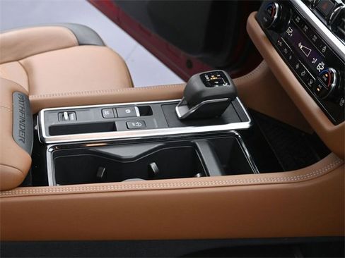 Used 2025 Nissan Pathfinder Platinum image 38