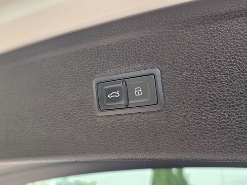 Used 2018 Audi Q5 2.0T Premium Plus AWD/4WD image 19