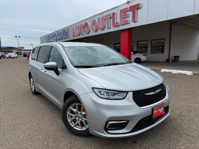 Used 2023 Chrysler Pacifica Touring-L