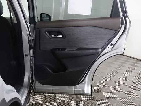 Used 2023 Nissan Rogue SV image 22