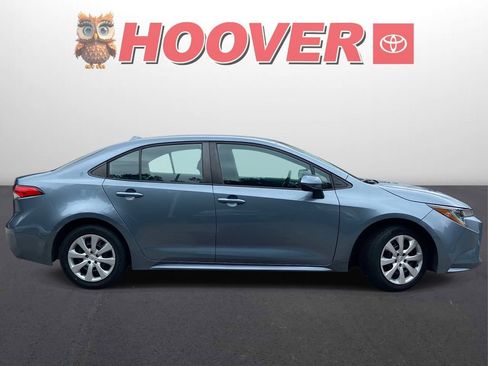 Used 2021 Toyota Corolla LE FWD image 2