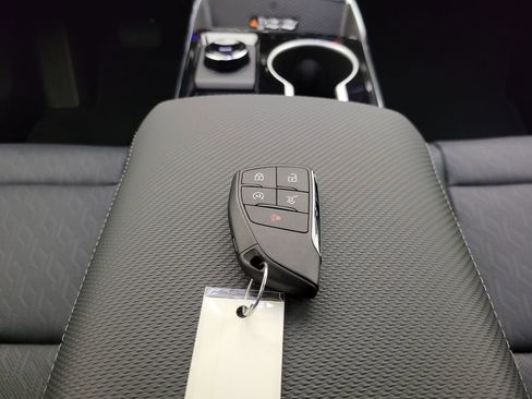 New 2026 Chevrolet Equinox LT w/ Convenience Package II image 44