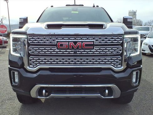 Used 2022 GMC Sierra 3500 Denali w/ Denali Black Diamond Edition image 2