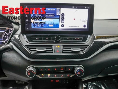 Used 2023 Nissan Altima 2.5 SR w/ SR Premium Package FWD image 12