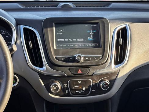 Used 2018 Chevrolet Equinox LS FWD image 19