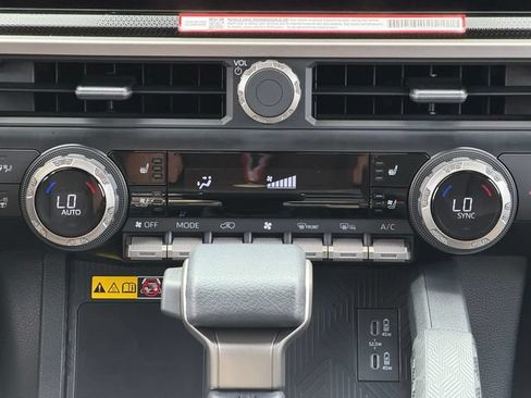 Used 2026 Toyota 4Runner Limited AWD/4WD image 23