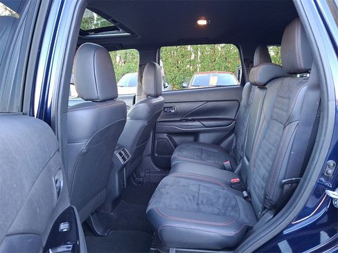 Used 2020 Mitsubishi Outlander SEL image 11