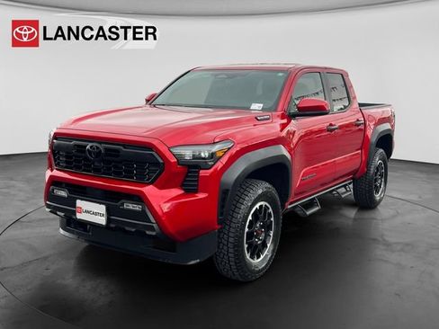 Used 2025 Toyota Tacoma TRD Off-Road AWD/4WD image 3