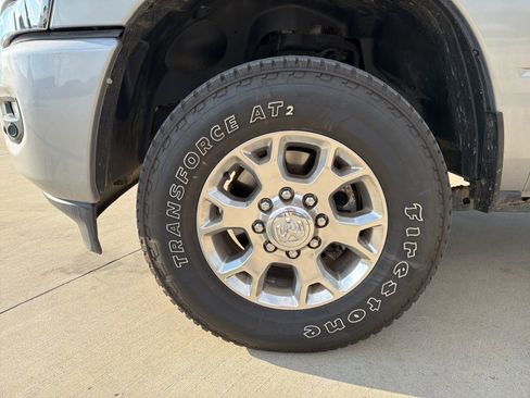 Used 2024 RAM 2500 Laramie AWD/4WD image 9