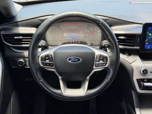 Used 2021 Ford Explorer XLT w/ Equipment Group 202A RWD image 32
