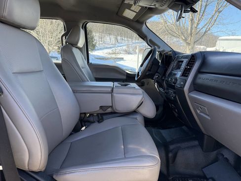 Used 2021 Ford F250 XL w/ Power Equipment Group image 19