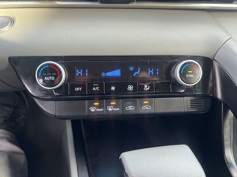 Used 2023 Hyundai Elantra SEL w/ Cargo Package image 48