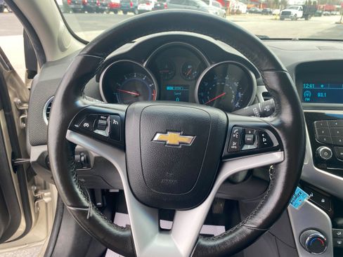 Used 2014 Chevrolet Cruze LT FWD image 13