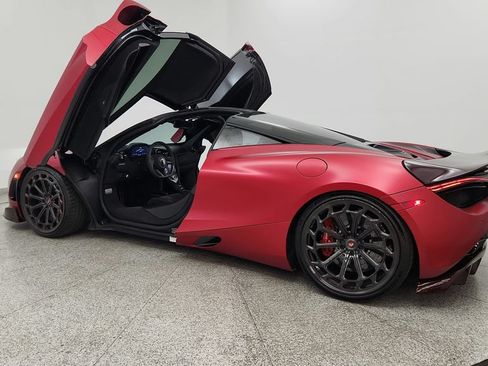 Used 2018 McLaren 720S Performance RWD image 31
