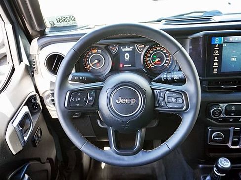 Used 2024 Jeep Wrangler Unlimited Sport AWD/4WD image 21