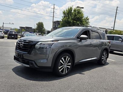 Used 2024 Nissan Pathfinder Platinum w/ Black Appearance Package