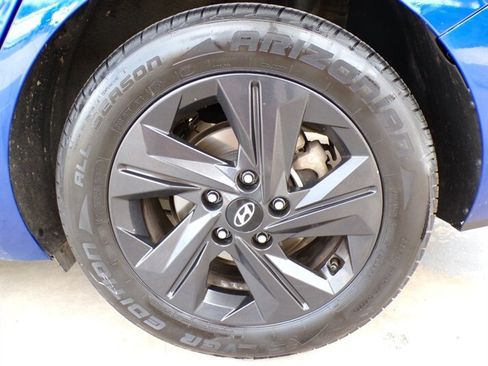 Used 2021 Hyundai Elantra SEL FWD image 36