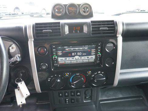 Used 2010 Toyota FJ Cruiser 4WD image 22