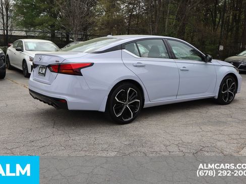 Used 2025 Nissan Altima 2.5 SR FWD image 6
