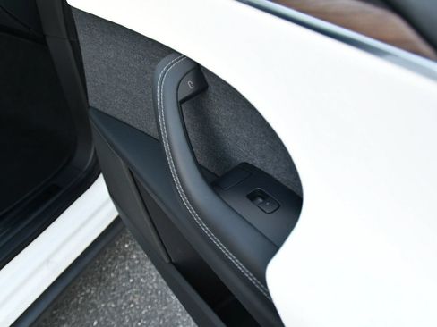 Used 2023 Tesla Model X AWD/4WD image 17