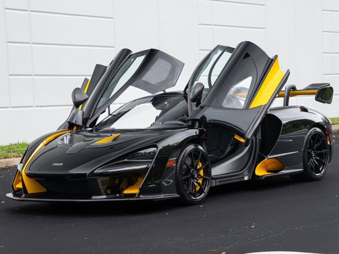 Used 2019 McLaren Senna image 43