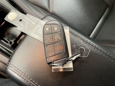 Used 2024 Jeep Compass Limited image 30