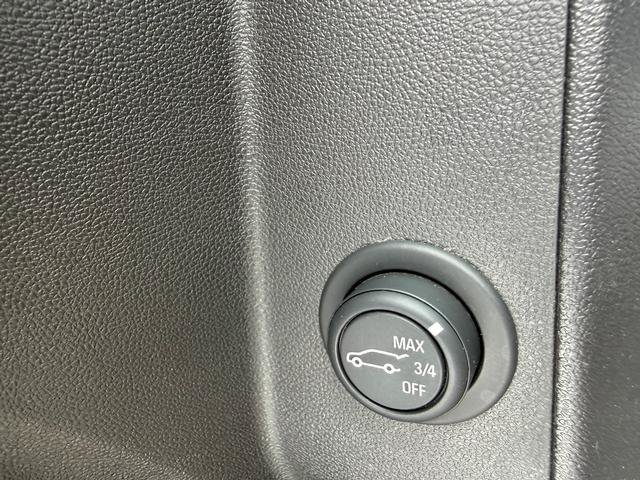 Used 2020 Chevrolet Equinox LT w/ Driver Convenience Package AWD/4WD image 13