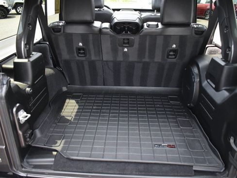 Used 2021 Jeep Wrangler Unlimited Sahara AWD/4WD image 23