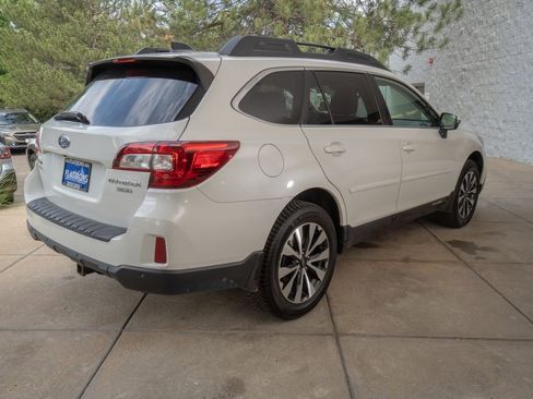 Used 2017 Subaru Outback 3.6R Limited AWD/4WD image 6