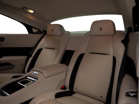 Used 2018 Rolls-Royce Wraith RWD image 38