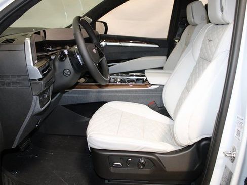 New 2026 Cadillac Escalade ESV Platinum Sport image 6
