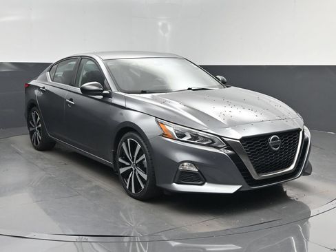 Used 2021 Nissan Altima 2.5 SR FWD image 8