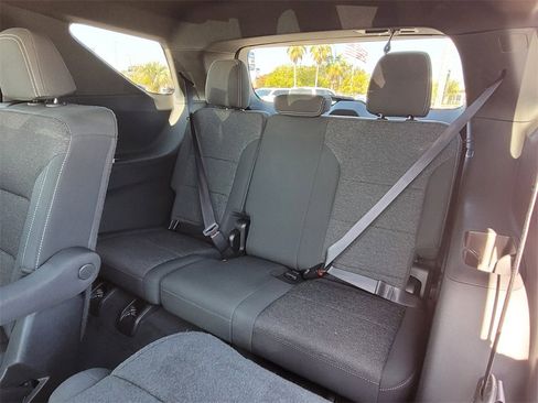 Certified 2025 Chevrolet Traverse LT image 16
